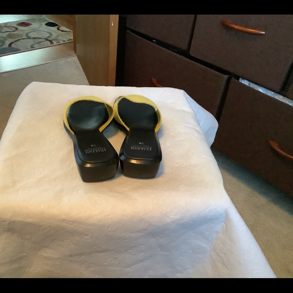 Ladies slides - Picture 6 of 11